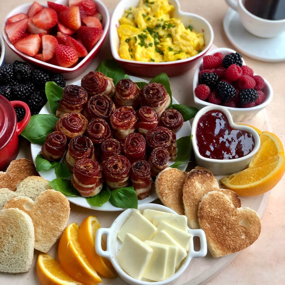 How to Make a Bacon Rose Brunch Board 1 wide shot of full spread bacon roses